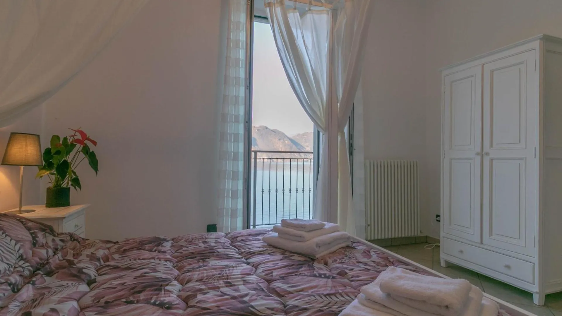 Villa Olcio - Al Lago مانديلو ديل لاريو إيطاليا